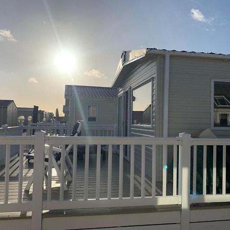 Mv7 Suffolk Sands Holiday Park Felixstowe Exterior foto