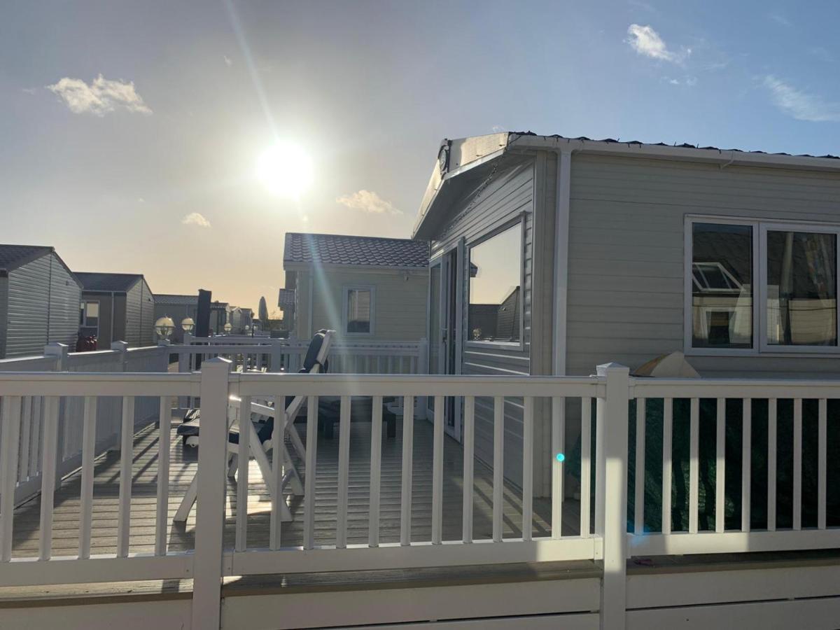 Mv7 Suffolk Sands Holiday Park Felixstowe Exterior foto
