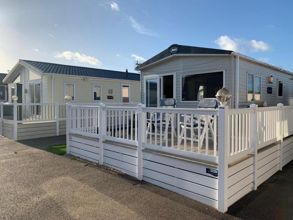 Mv7 Suffolk Sands Holiday Park Felixstowe Exterior foto